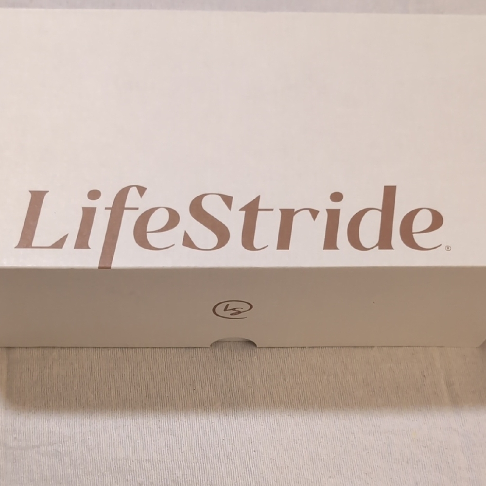 Life Stride Women's Flats - Cream